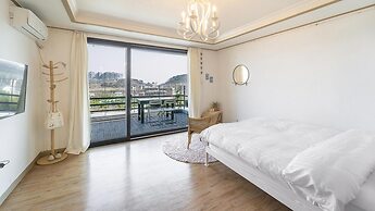 Sokcho Donbangseock Pension