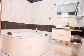 Executive 4 Bedroom House