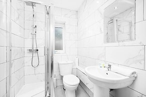 Large Family House With Garden Close to Birmingham