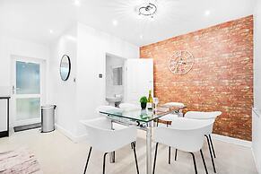 Large Family House With Garden Close to Birmingham