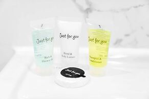 Large Family House With Garden Close to Birmingham