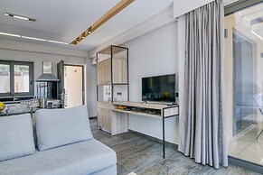 Serenity Suites Sea View 1