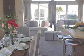 3bed Holiday Home in Clacton-on-sea, Sleeps 8