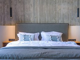 Anadeo Villas & Suites