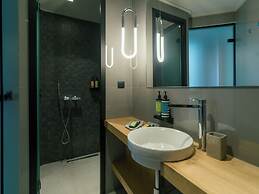 Anadeo Villas & Suites