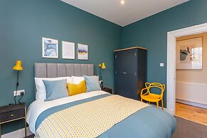 Lovely Apartment Beneath Edinburgh Castle