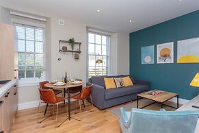 Lovely Apartment Beneath Edinburgh Castle