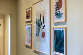 Lovely Apartment Beneath Edinburgh Castle