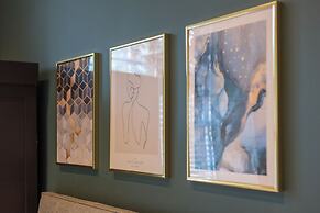 Lovely Apartment Beneath Edinburgh Castle