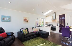 2-bed Cottage With Hot Tub at Loch Achilty, Nc500