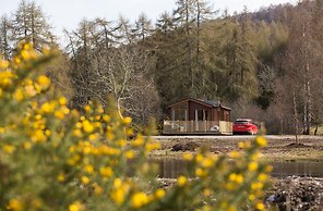 2-bed Cottage With Hot Tub at Loch Achilty, Nc500