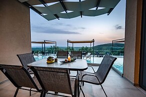 Serenity Suites Sea View 2