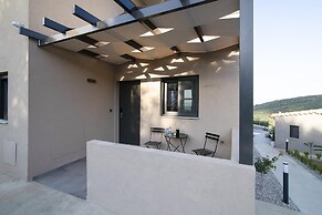 Serenity Suites Sea View 2