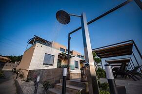 Serenity Suites Sea View 4