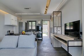 Serenity Suites Sea View 3