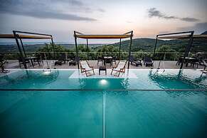 Serenity Suites Sea View 3