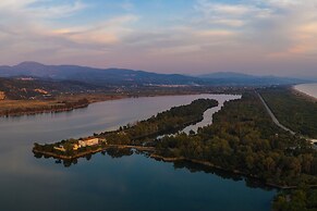 Serenity Suites Sea View 3