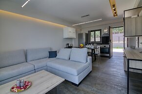 Serenity Suites Sea View 3