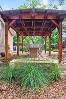 Lovebirds Getaway 3 Bedroom Home by RedAwning