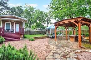 Lovebirds Getaway 3 Bedroom Home by RedAwning