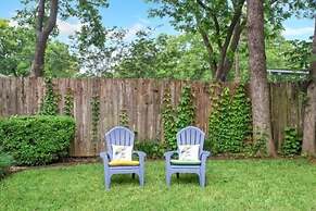 Lovebirds Getaway 3 Bedroom Home by RedAwning