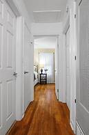 Lovebirds Getaway 3 Bedroom Home by RedAwning