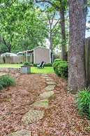 Lovebirds Getaway 3 Bedroom Home by RedAwning