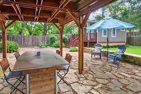 Lovebirds Getaway 3 Bedroom Home by RedAwning