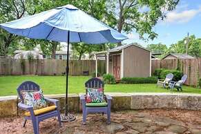 Lovebirds Getaway 3 Bedroom Home by RedAwning