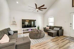 Crazy Crane 3 Bedroom Home by RedAwning