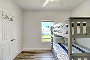 Crazy Crane 3 Bedroom Home by RedAwning