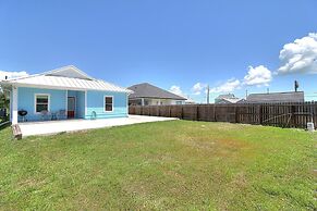 Crazy Crane 3 Bedroom Home by RedAwning