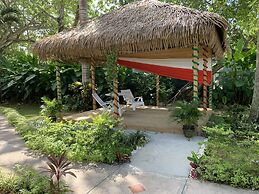 Family Comfort In Jamaica - Enjoy 7 Miles Of White Sand Beach! Villa b