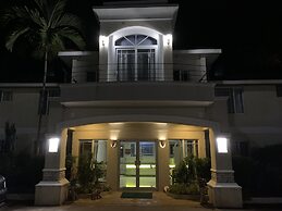 Family Comfort In Jamaica - Enjoy 7 Miles Of White Sand Beach! Villa b