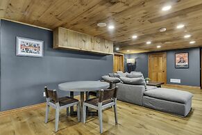 Tuckers Cove 7 Bedroom Home by RedAwning