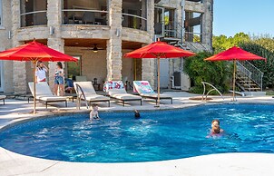 Tuckers Cove 7 Bedroom Home by RedAwning