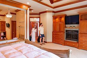 Tuckers Cove 7 Bedroom Home by RedAwning