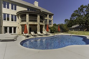 Tuckers Cove 7 Bedroom Home by RedAwning