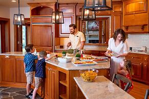 Tuckers Cove 7 Bedroom Home by RedAwning