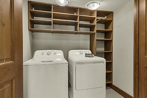 Tuckers Cove 7 Bedroom Home by RedAwning