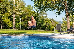 Tuckers Cove 7 Bedroom Home by RedAwning