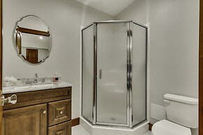 Tuckers Cove 7 Bedroom Home by RedAwning