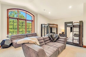 Tuckers Cove 7 Bedroom Home by RedAwning