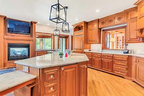 Tuckers Cove 7 Bedroom Home by RedAwning