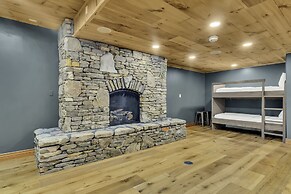 Tuckers Cove 7 Bedroom Home by RedAwning