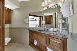 Tuckers Cove 7 Bedroom Home by RedAwning