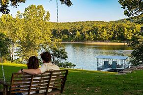 Tuckers Cove 7 Bedroom Home by RedAwning