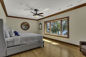 Tuckers Cove 7 Bedroom Home by RedAwning