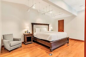 Tuckers Cove 7 Bedroom Home by RedAwning