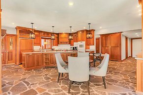 Tuckers Cove 7 Bedroom Home by RedAwning